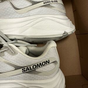 Salomon Aero Glide Running Shoe - Women's size 6